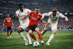 Real Madrid vence a Benfica 2:1 y avanza en la Champions